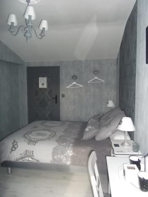 Au Vieux Logis 63 Bed & Breakfast Saint-Remy-sur-Durolle Exterior photo